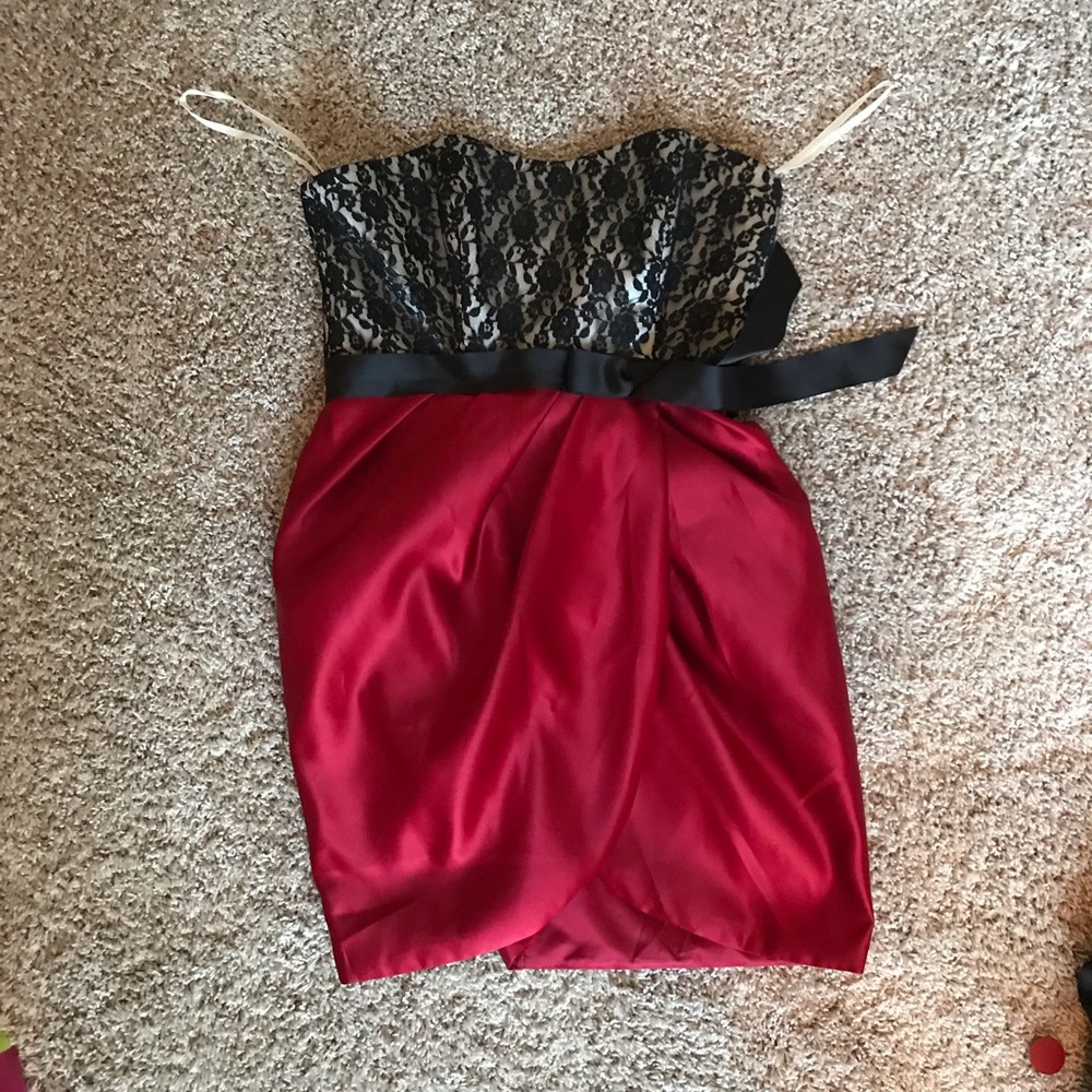 Size 11 red, black and white cocktail dress!